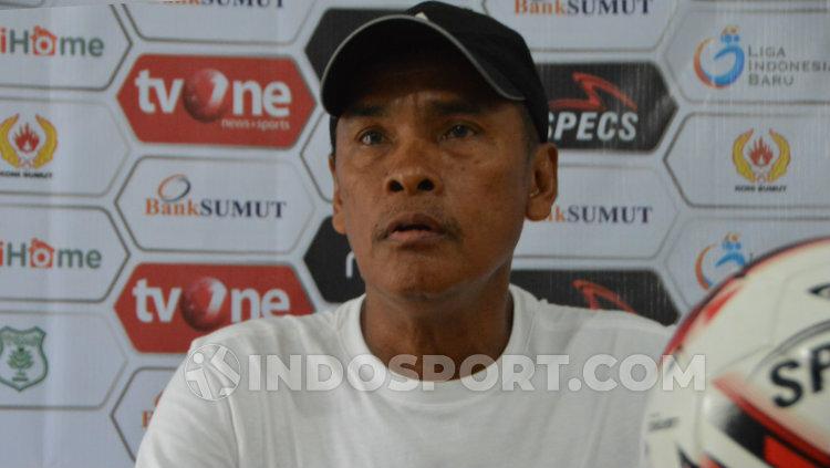 Indosport - Pelatih PSMS Medan, Abdul Rahman Gurning. (Foto: Aldi Aulia Anwar/INDOSPORT)