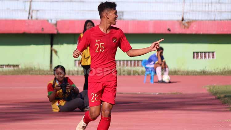 Selebrasi Sutan Zico setelah berhasil mencetak gol pertama Timnas Indonesia vs Persikabpas Pasuruan, Senin (22/7/19). - INDOSPORT