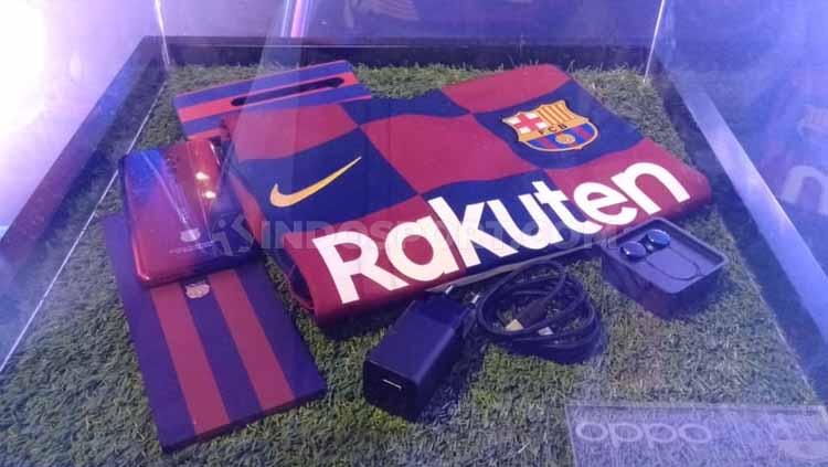 Indobarca berkumpul di peluncuran Oppo Reno 10x Zoom FC Barcelona Limited Edition. Foto: Shintya Anya Maharani/INDOSPORT - INDOSPORT