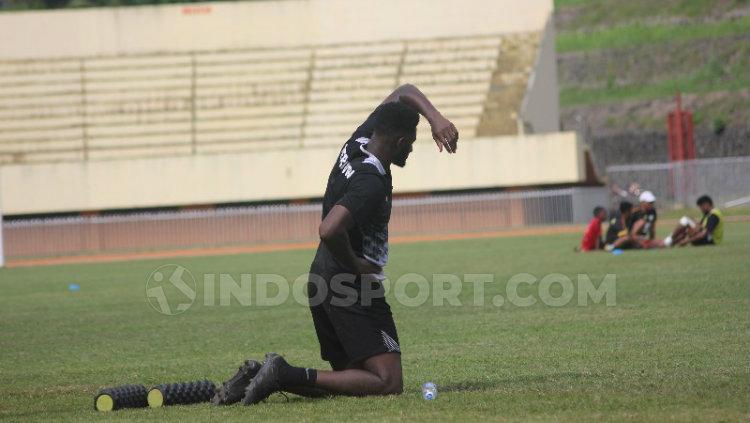 Striker asing Persipura Jayapura asal Mali, Mamadou Samassa. Foto: Sudjarwo/INDOSPORT