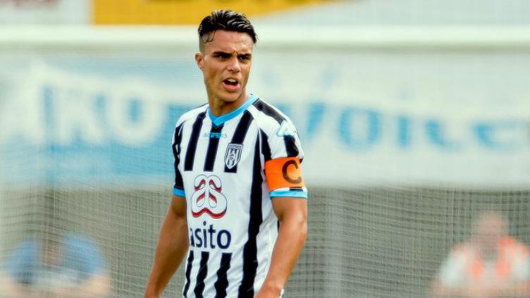 Pemain berdarah Indonesia Joey Pelupessy, sata memperkuat klub Liga Inggris Sheffield Wednesday.