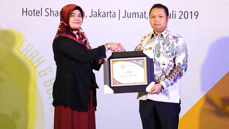 Bank bjb mendapatkan penghargaan.