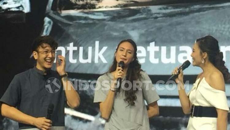 Nadine Chandrawinata dan suaminya mengajak pengunjung GIIAS hidup ramah lingkungan