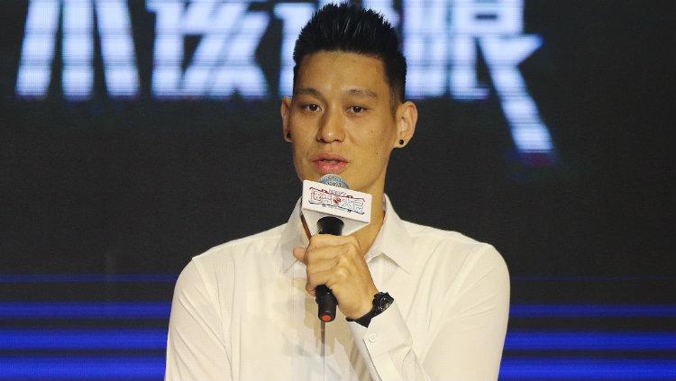 Pemain Toronto Raptors, Jeremy Lin, dalam acara di Shanghai, China.