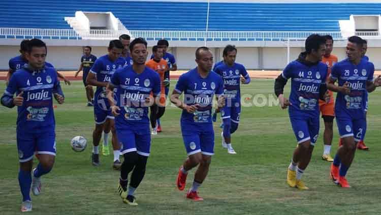 PSIM Yogyakarta kembali berlatih di Stadion Mandala Krida setelah 3 tahun mengungsi. Foto: Ronald Seger Prabowo/INDOSPORT