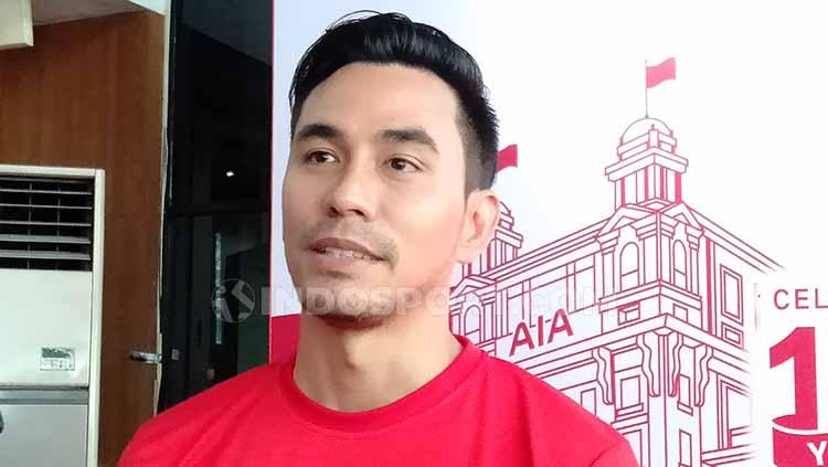 Darius Sinathrya, selebritas penggila sepak bola.