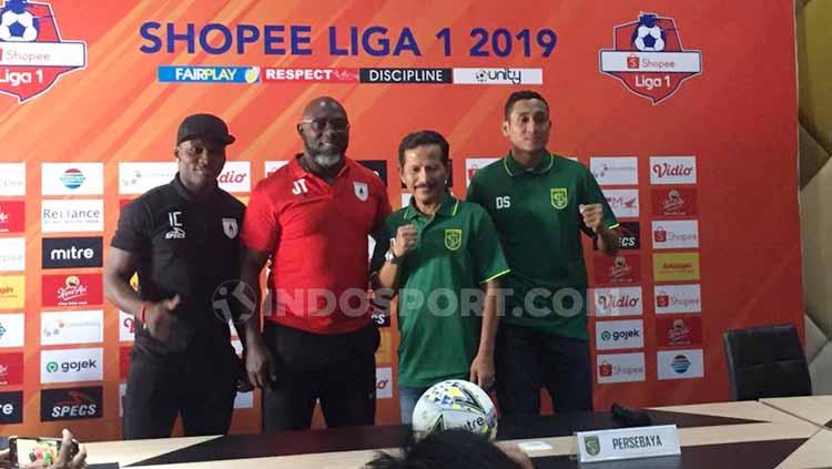 Kedua Pelatih berfoto bersama usai konfrensi pers, Kamis (1/8/19).