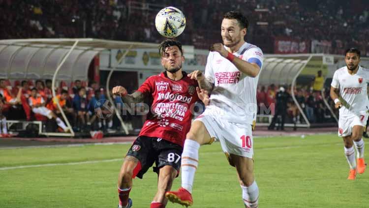 Persija Jakarta dikabarkan sudah menjalin komunikasi dengan gelandang PSM Makassar Marc Klok di bursa transfer Liga 1 2020. - INDOSPORT