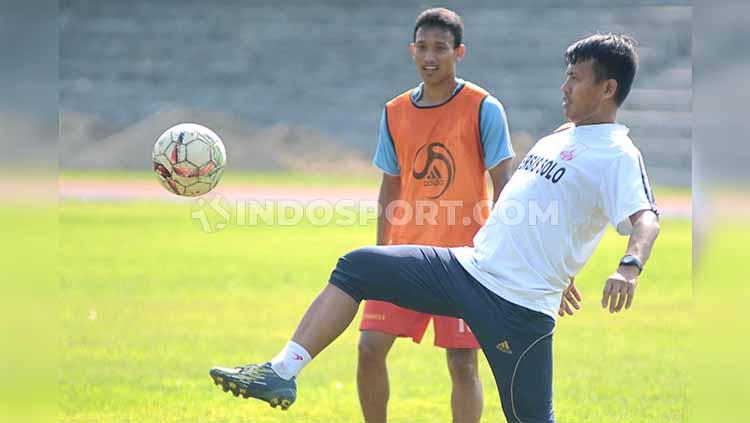 Agung Setyabudi, pemain legendaris asal Kota Solo. Foto: Ronald Seger Prabowo/INDOSPORT Copyright: Ronald Seger Prabowo/INDOSPORT