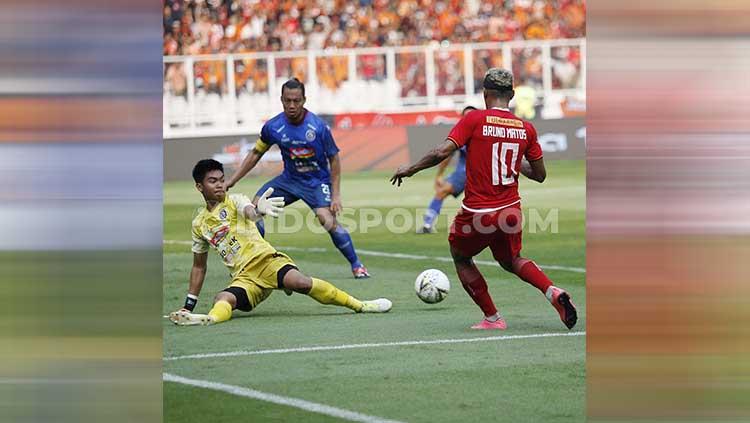 Peluang Bruno Matos dalam laga Persija vs Arema FC di SUGBK, Senayan pada pekan ke-12 Liga 1 2019, Sabtu (03/08/19). Copyright: Herry Ibrahim/INDOSPORT