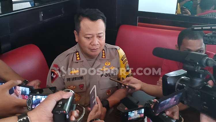 Kombes Pol Wahyu Dwi Ariwibowo (Kapolrestabes Makassar) tidak ingin kecolongan lagi dalam mengawal leg kedua final Kratingdaeng Piala Indonesia antara PSM Makassar vs Persija Jakarta. - INDOSPORT