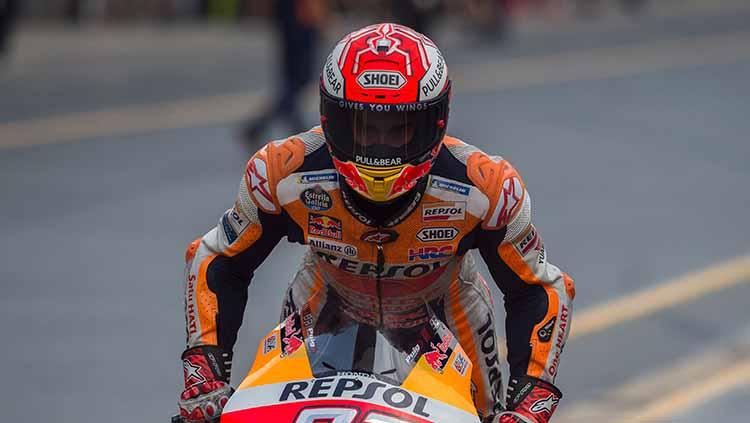 Marc Marquez berhasil meraih juara di MotoGP Jerman 2021, namun Alberto Puig selaku Manajer Honda Racing mengaku pihaknya masih memiliki masalah besar. - INDOSPORT