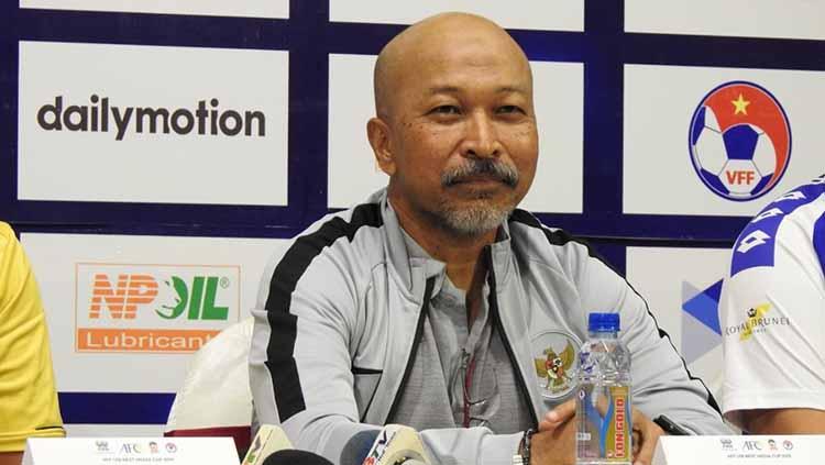 Fakhri Husaini dalam konferensi pers Piala AFF U-19 2019 di Ho Chi Minh, Vietnam pada Senin (05/08/19).