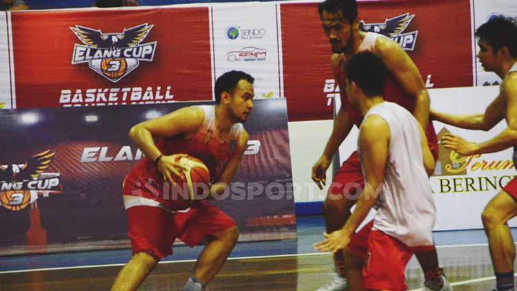 Tim Indonesia Selection melakukan latihan di GOR Angkasa Lanud, Medan, Selasa (06/08/2019) sore. Foto: Aldi Aulia Anwar/INDOSPORT - INDOSPORT