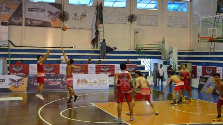 Pandemi virus corona di dunia yang belum berakhir secara tidak langsung menggangu persiapan Timnas Basket Indonesia untuk kualifikasi FIBA Asia Cup 2021. - INDOSPORT