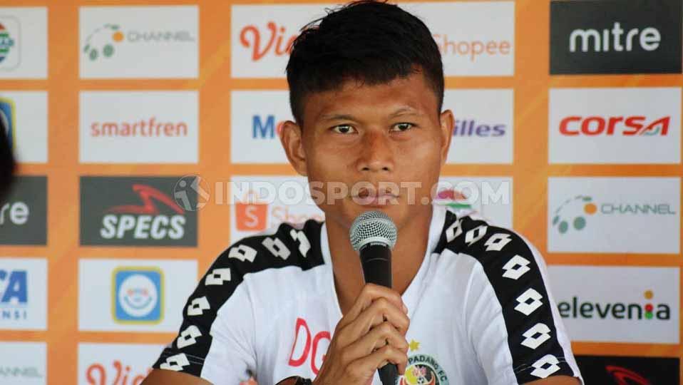 Bek Semen Padang, Dedi Gusmawan, dalam jumpa pers menjelang laga Liga 1 2019.