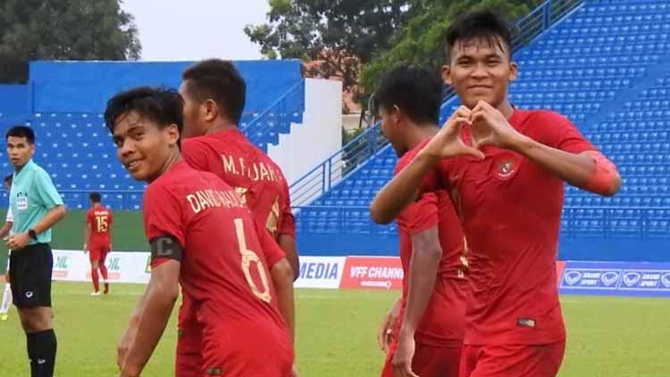 Selebrasi penggawa Timnas Indonesia U-18 usai membantai Timor Leste dengan skor 4-0. - INDOSPORT