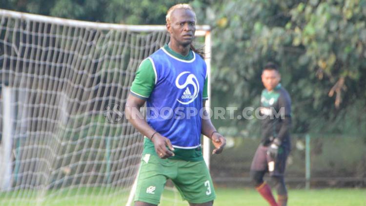 Pemain naturalisasi PSMS Medan, Mohamadou Al Hadji. (Foto: Aldi Aulia Anwar/INDOSPORT)