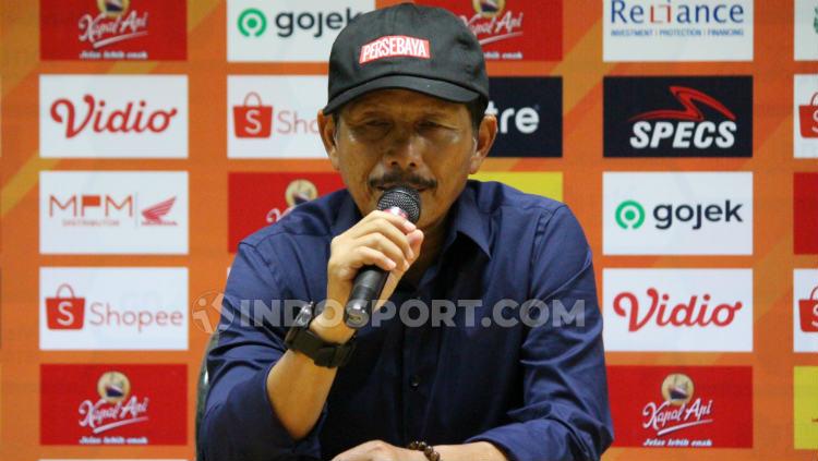 Djajang Nurdjaman saat konferensi pers usai laga Persebaya vs Madura United, Sabtu (10/08/19). - INDOSPORT