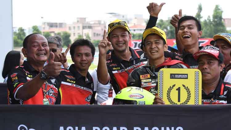 Rafid Topan Sucipto rider Indonesia kuasai klasemen ARRC AP250. - INDOSPORT