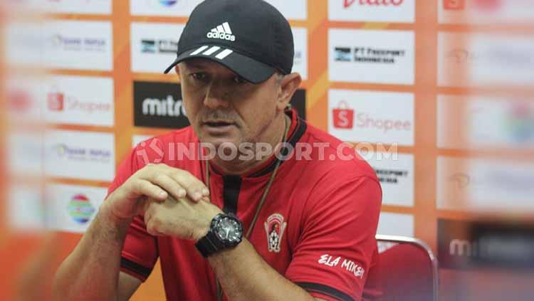 Pelatih Kalteng Putra, Gomes de Oliveira menjelaskan status terkini Yoo Hyun-koo.