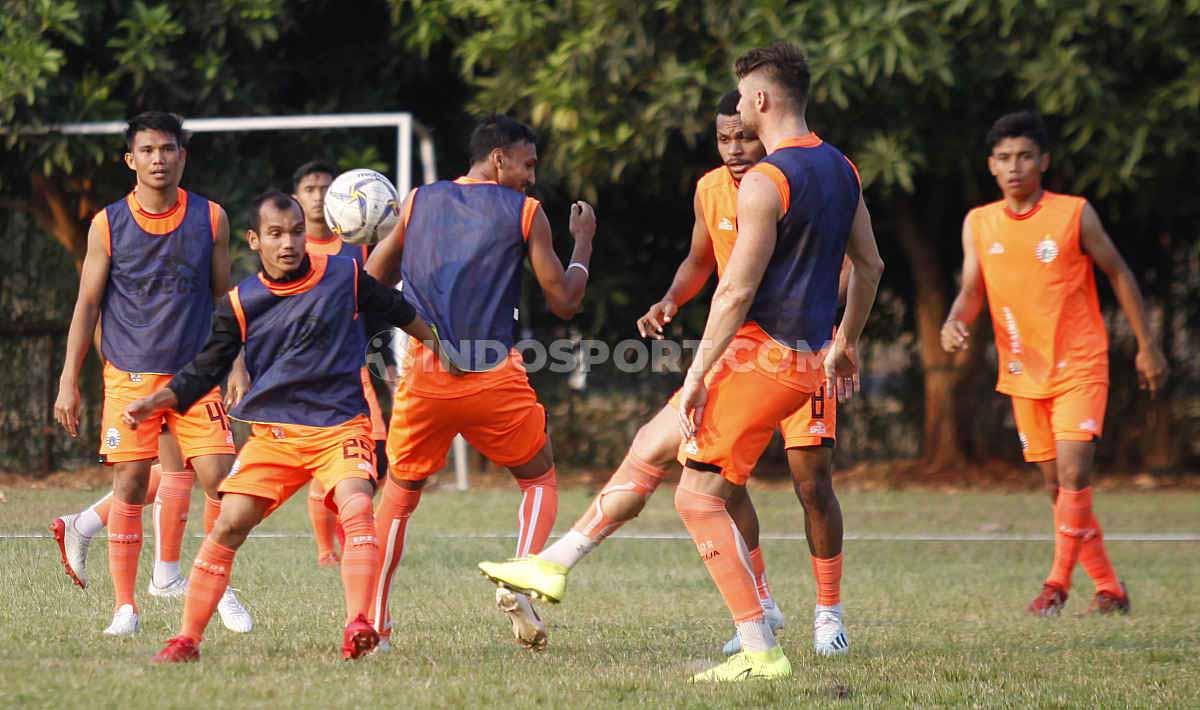 Latihan skuat utama Persija di Lapangan PS AU TNI Halim Perdanakusuma, Jakarta Timur, Selasa (13/08/19).