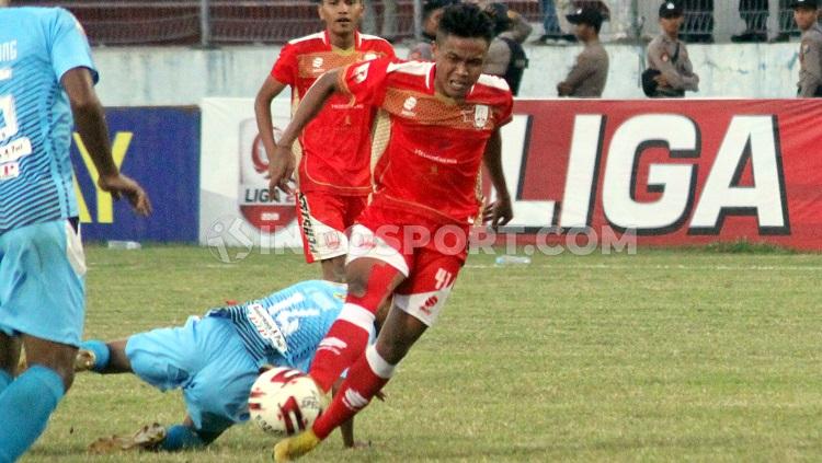 Gelandang Persis Solo, Slamet Budiyono yang kini hijrah ke klub Liga 2 PSIM Yogyakarta. Foto: Ronald Seger Prabowo/INDOSPORT - INDOSPORT