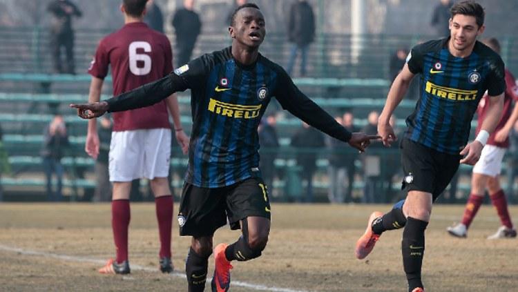 Pemain muda Inter Milan, Moussa Souare bisa diboyong klub Liga 1 2019 di putaran kedua. Copyright: passioneinter.com