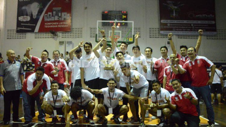 Indonesia Selection juara ketiga di Elang Cup Basketball Tournament 2019. (Foto : Aldi Aulia Anwar/INDOSPORT) Copyright: Aldi Aulia Anwar/INDOSPORT