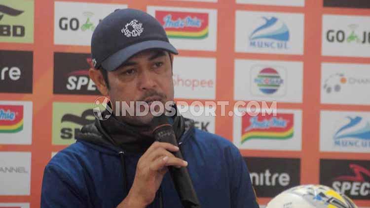 Nilmaizar membeberkan situasi yang dialami anak asuhnya, yang berurai air mata pasca memastikan kemenangan super penting dengan skor 1-0 atas Badak Lampung.