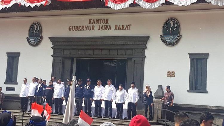 Upacara peresmian persiapan PON 2020 kontingen Jawa Barat di Gebung Sate, Bandung. Foto: Israelly Kawengian/INDOSPORT - INDOSPORT