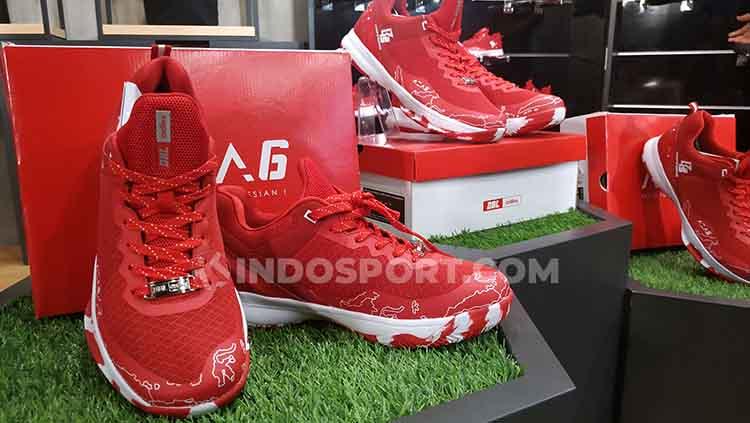 Sepatu Aza 6 yang hanya berjumlah 1945 khusus edisi Kemerdekaan Indonesia.