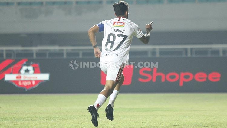 Stefano Lilipaly berselebrasi usai mencetak gol untuk Bali United ke gawang Tira-Persikabo, Kamis (15/08/2019).