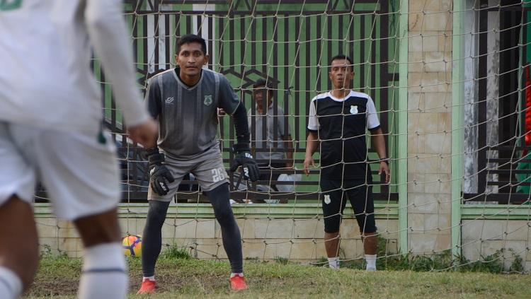 Penjaga gawang PSMS Medan, M. Choirun Nasirin. Copyright: Aldi Aulia Anwar/INDOSPORT