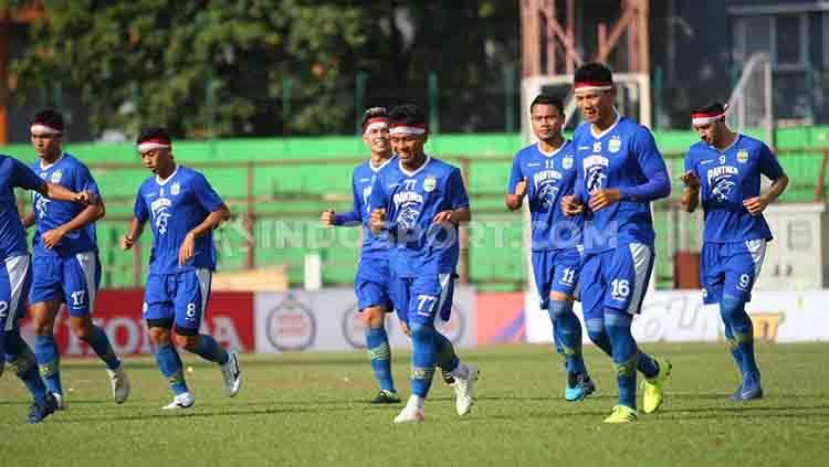 Latihan Pemain Persib Bandung di Stadion Andi Mattalatta