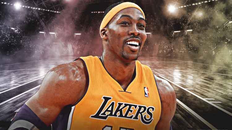 Dwight Howard, pemain LA Lakers yang dukung Kyrie Irving dibanding LeBrin terkait lanjutnya kompetisi NBA. - INDOSPORT