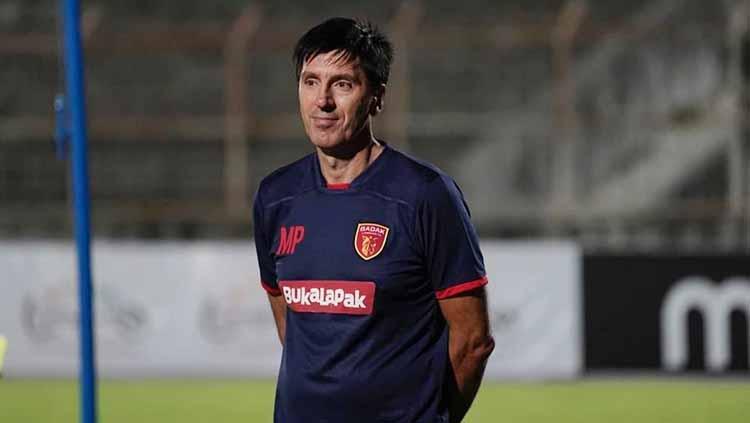Milan Petrovic saat masih menjadi pelatih Badak Lampung FC.