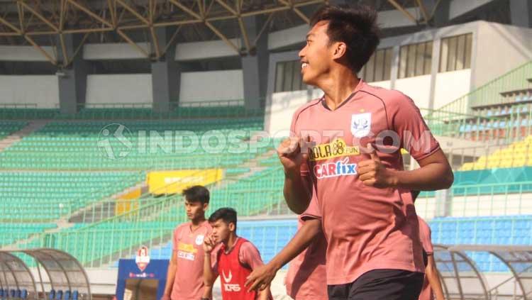 Laga solidaritas untuk ibu pemain PSIS Semarang, Riyan Ardiansyah, akan digelar pekan ini dan bakal dihadiri pemain Timnas. - INDOSPORT