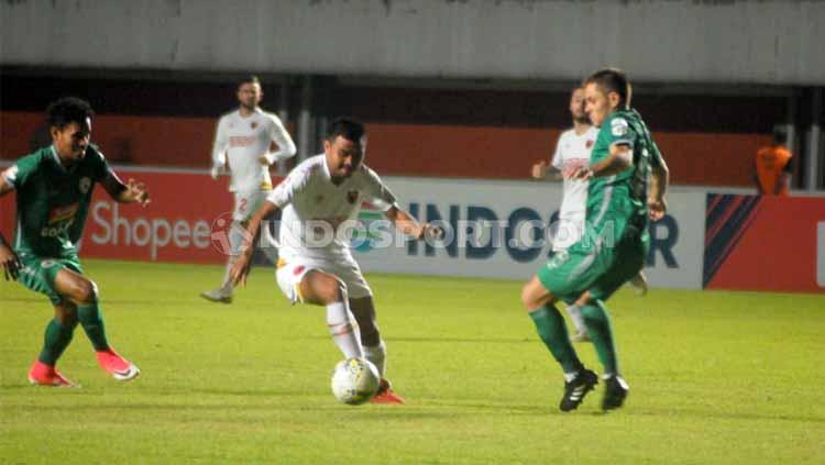 Laga pertandingan antara PSS Sleman vs PSM Makassar, Jumat (23/08/2019) Copyright: Ronald Seger Prabowo/INDOSPORT