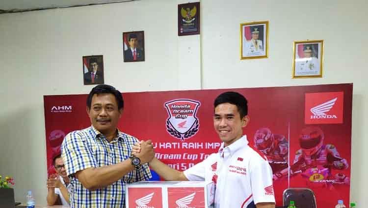 PT Astra Honda Motor bersama PT Capella Dinamik Nusantara Main Dealer Honda wilayah Riau Daratan menyelenggarakan Honda Dream Cup Tour 2019 di SMK Negeri 5 Pekanbaru, Sabtu (24/08/19) serta mengundang pembalap nasional berprestasi, Gerry Salim
