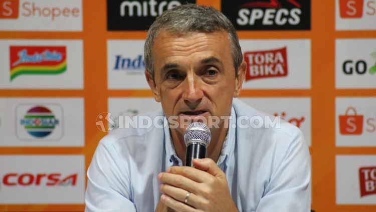 Milomir Seslija dalam jumpa pers usai laga