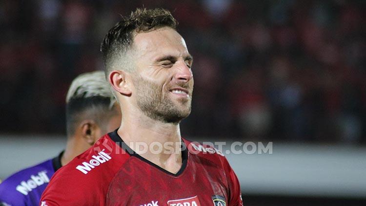 Buriram United kabarnya mengalihkan perhatian dari Ilija Spasojevic ke mantan striker Liga Inggris, Adam le Fondre. Nofik Lukman Hakim/INDOSPORT. - INDOSPORT