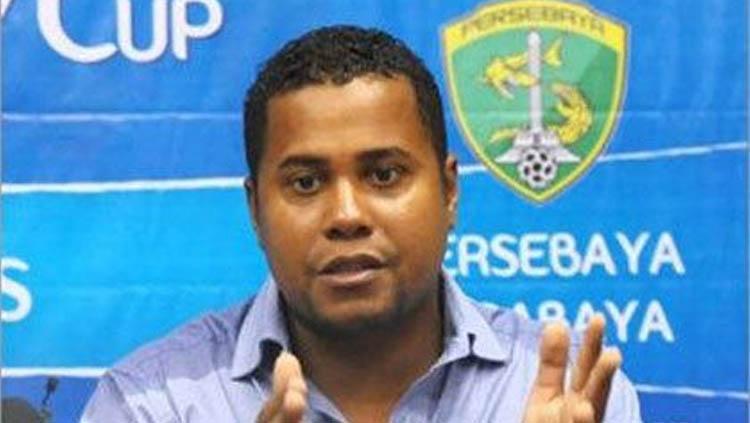 Mantan pelatih asing asal Portugal Persebaya Surabaya Divaldo Alves. Copyright: alchetron.com