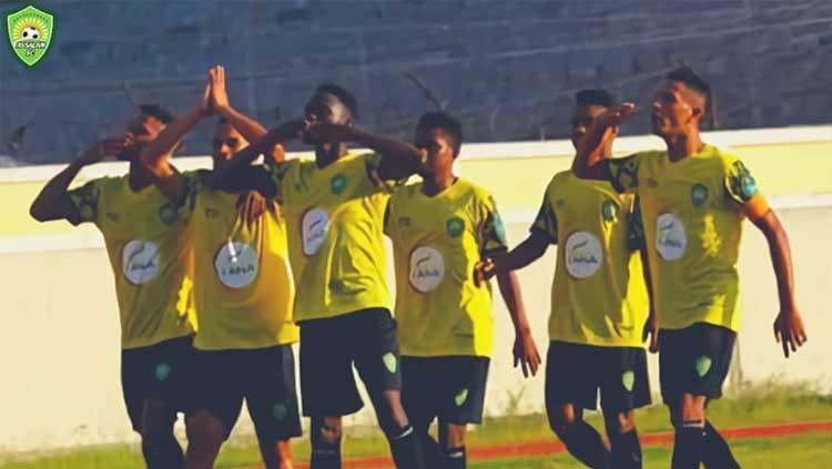Pemain Assalam FC merayakan gol di Liga Timor Leste.