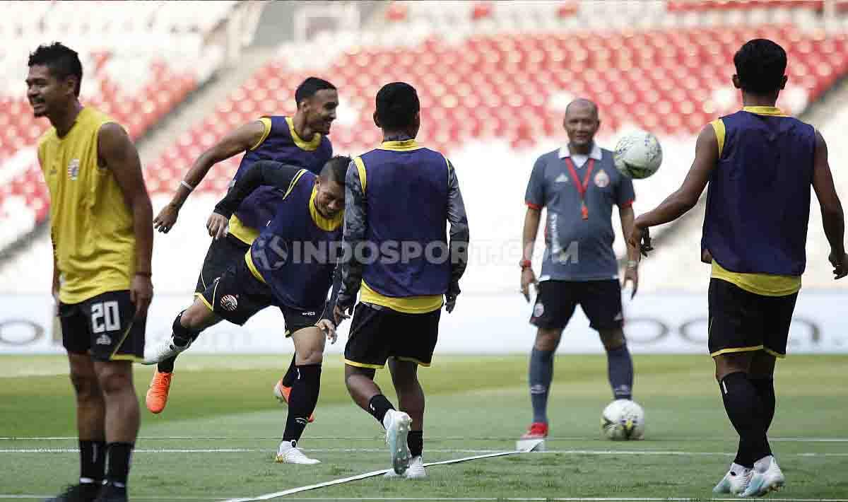 Latihan tim Persija jelang laga Liga 1 melawan PSM Makassar di Stadion GBK Senayan, Jakarta, Selasa (27/08/19). Foto: Herry Ibrahim/INDOSPORT