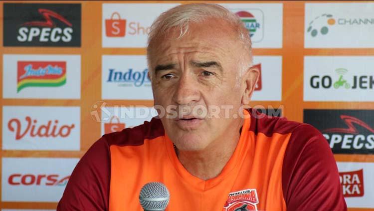 Pelatih Borneo FC, Mario Gomez mengomentari pemainnya yang 'bertengkar' di laga melawan Persija Jakarta.
