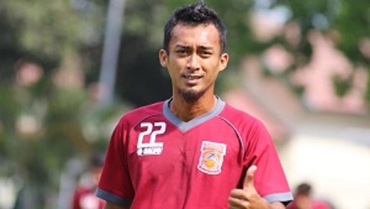 Gelandang Borneo FC, Sultan Samma, menyatakan tidak terganggu dengan mundurnya pelatih Edson Tavares, jelang lanjutan Liga 1 2020. - INDOSPORT