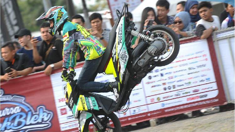 Otobursa Tumplekblek XX.