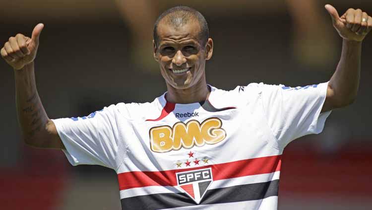Rivaldo saat bersagam Sao Paulo Copyright: veja.abril.com