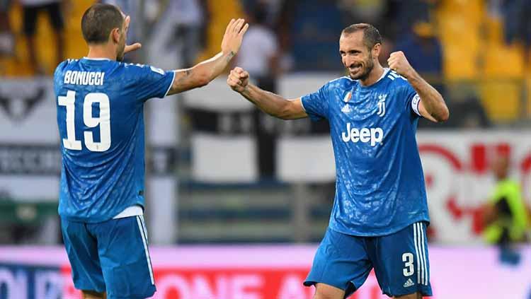 Selebrasi dua pemain Juventus, Giorgio Chiellini dan Leonardo Bonucci usai mencetak gol pada pertandingan Serie A Italia. - INDOSPORT